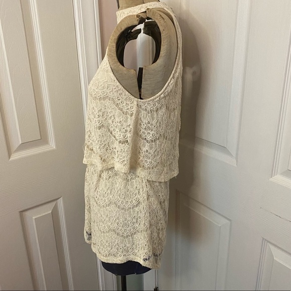Beau Tissu Cream Crochet Lace Open Back Sleeveless Halter Romper - Picture 4 of 9